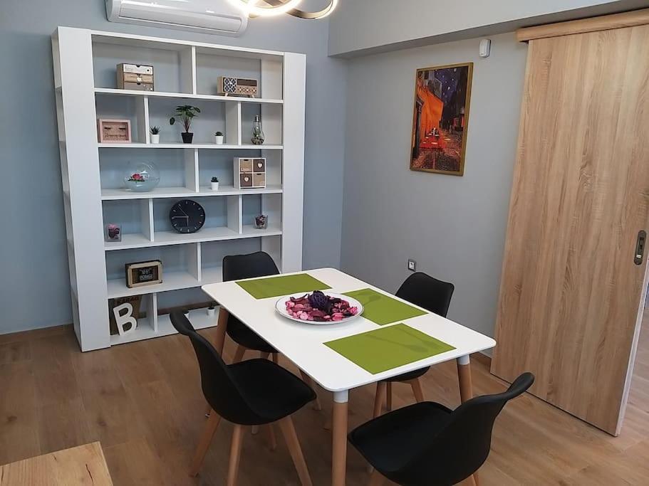 Apartament Urban House Aiolou Ateny Zewnętrze zdjęcie